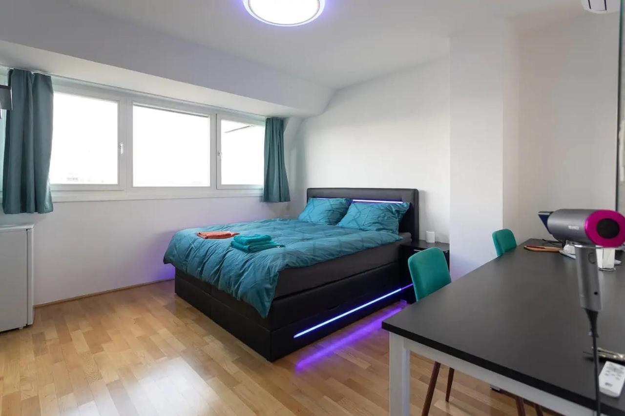 Private Room With Ac- Microwave, Personal Fridge & Metro Access - 7 Min To Center 维也纳 外观 照片