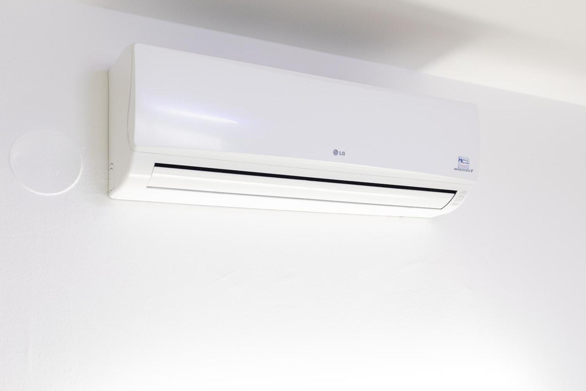 Private Room With Ac- Microwave, Personal Fridge & Metro Access - 7 Min To Center 维也纳 外观 照片