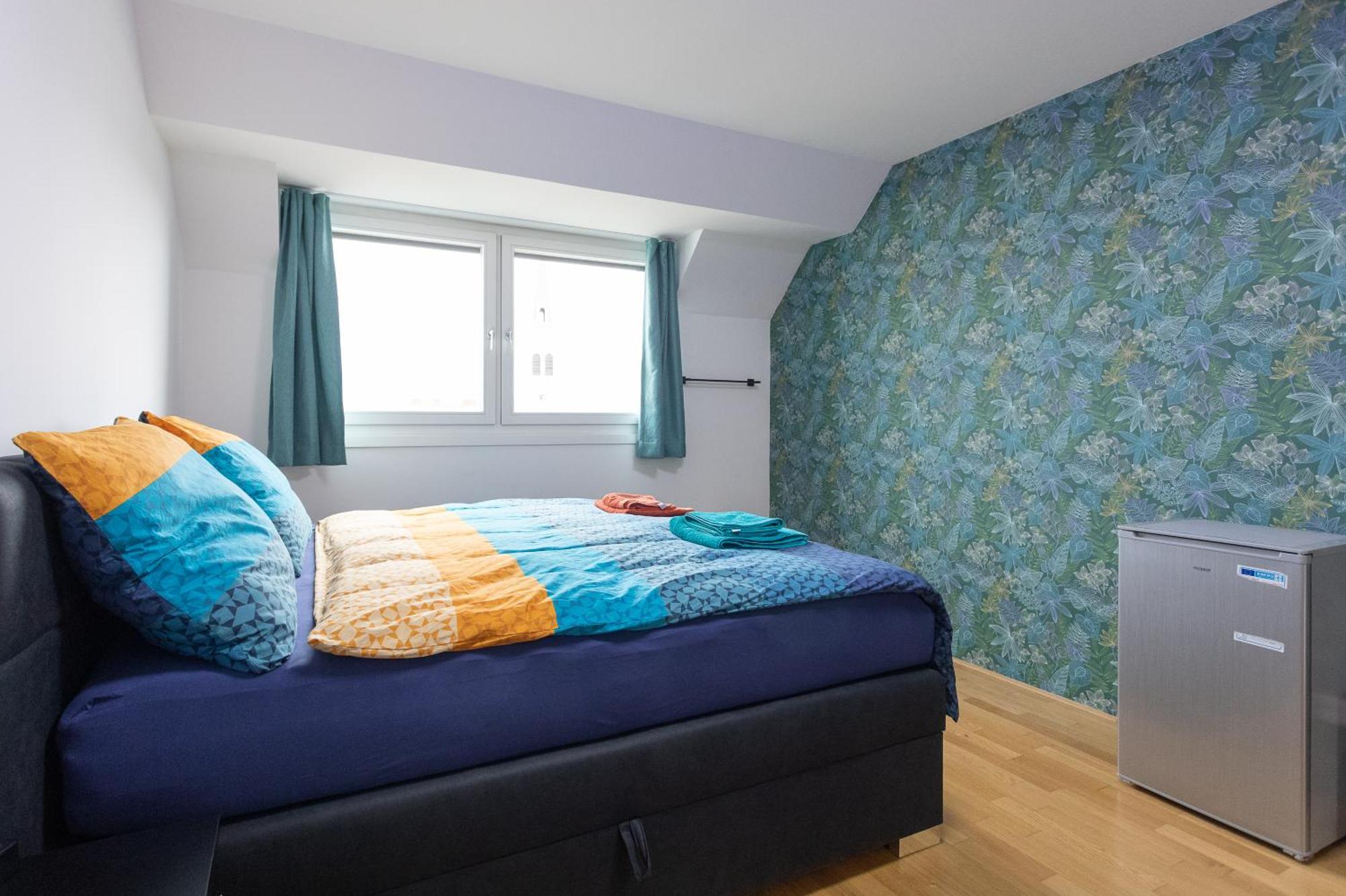 Private Room With Ac- Microwave, Personal Fridge & Metro Access - 7 Min To Center 维也纳 外观 照片