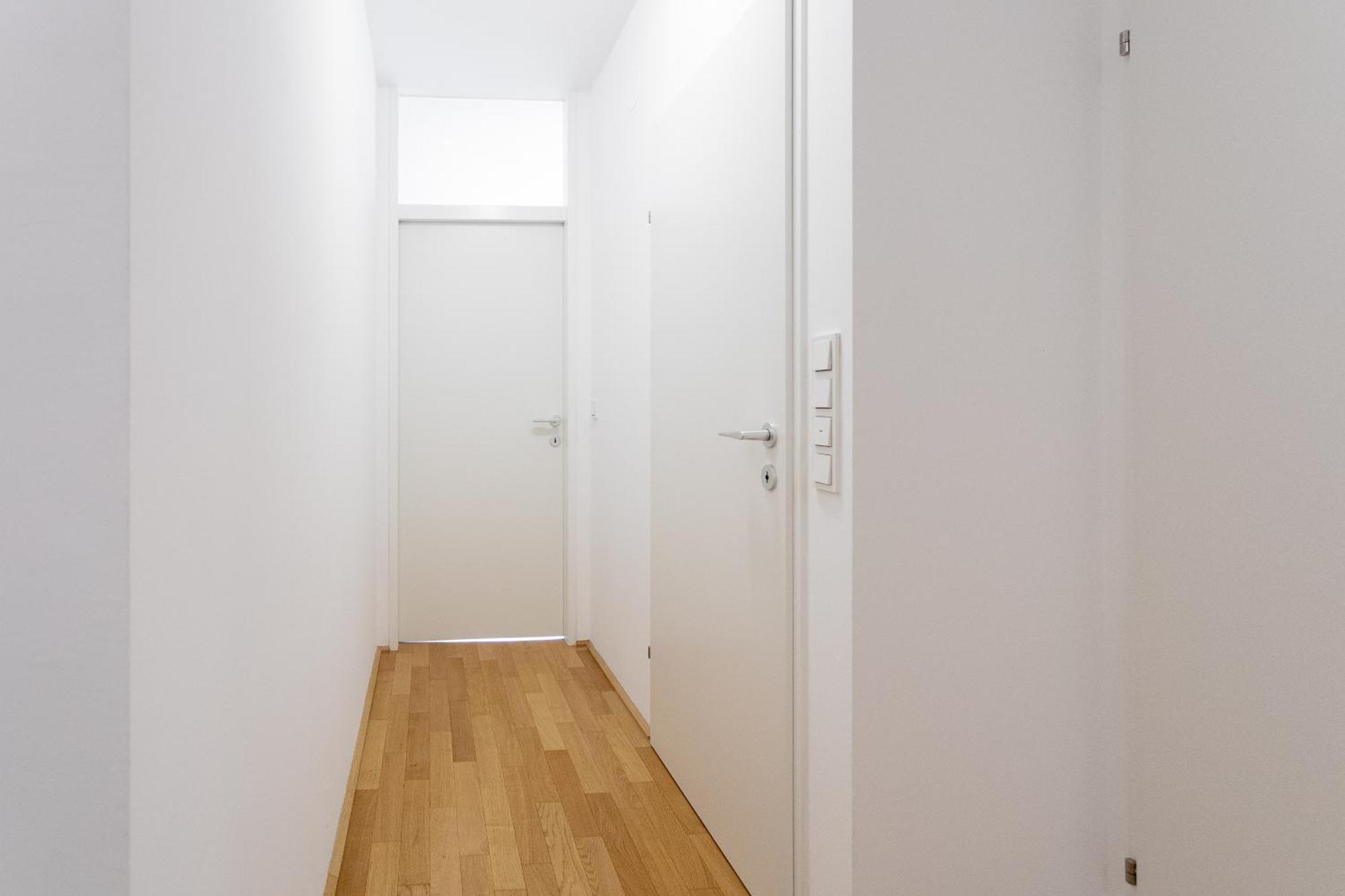 Private Room With Ac- Microwave, Personal Fridge & Metro Access - 7 Min To Center 维也纳 外观 照片