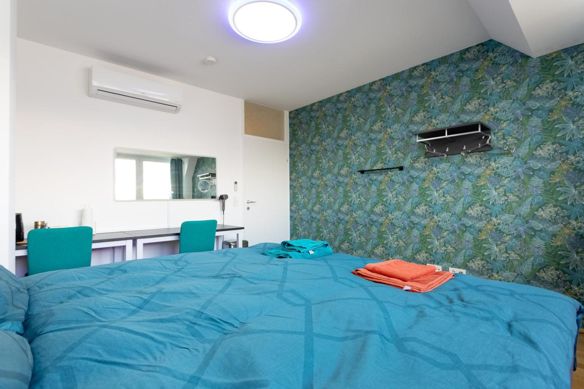 Private Room With Ac- Microwave, Personal Fridge & Metro Access - 7 Min To Center 维也纳 外观 照片